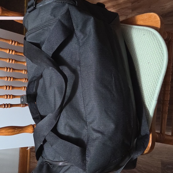 Nike Duffel Gym Bag - Picture 4 of 4